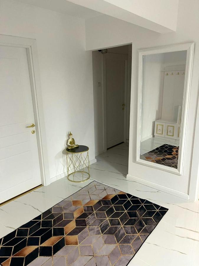 Carla'S Apartament Apartment Oradea Luaran gambar